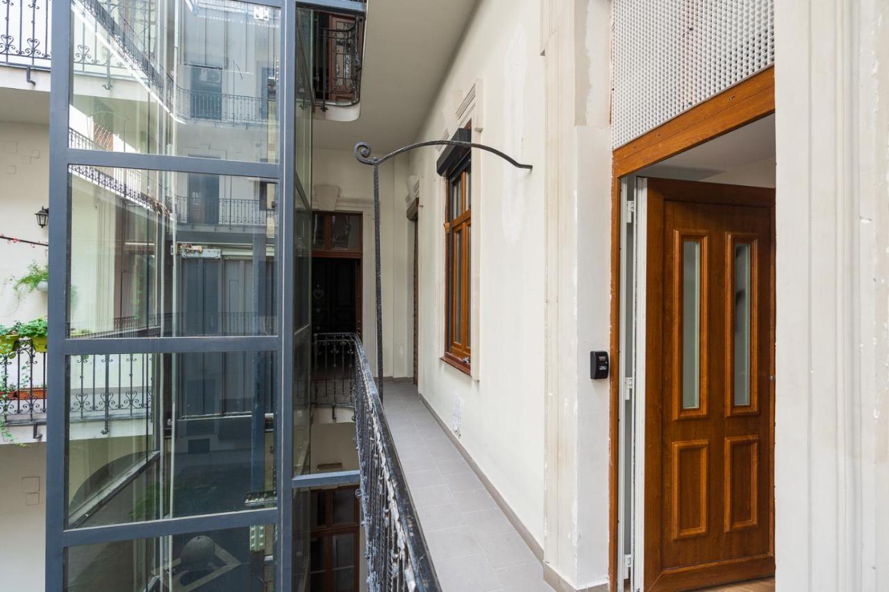 בודפשט Luxury Peaceful Apartment By The St Stephen'S Basilica מראה חיצוני תמונה
